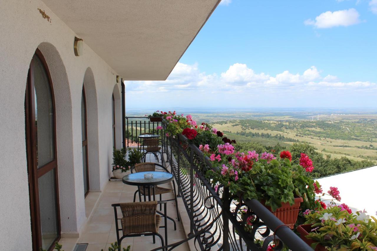 Zaara Estate Winery Hotel & Spa Glavan Exterior photo