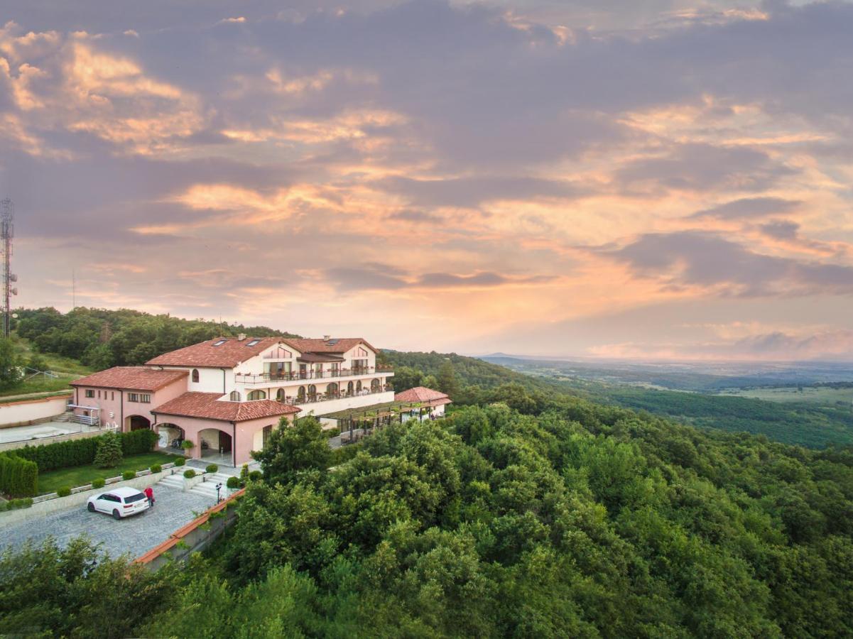 Zaara Estate Winery Hotel & Spa Glavan Exterior photo