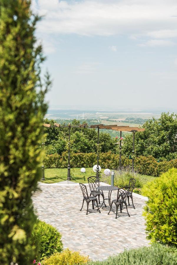 Zaara Estate Winery Hotel & Spa Glavan Exterior photo